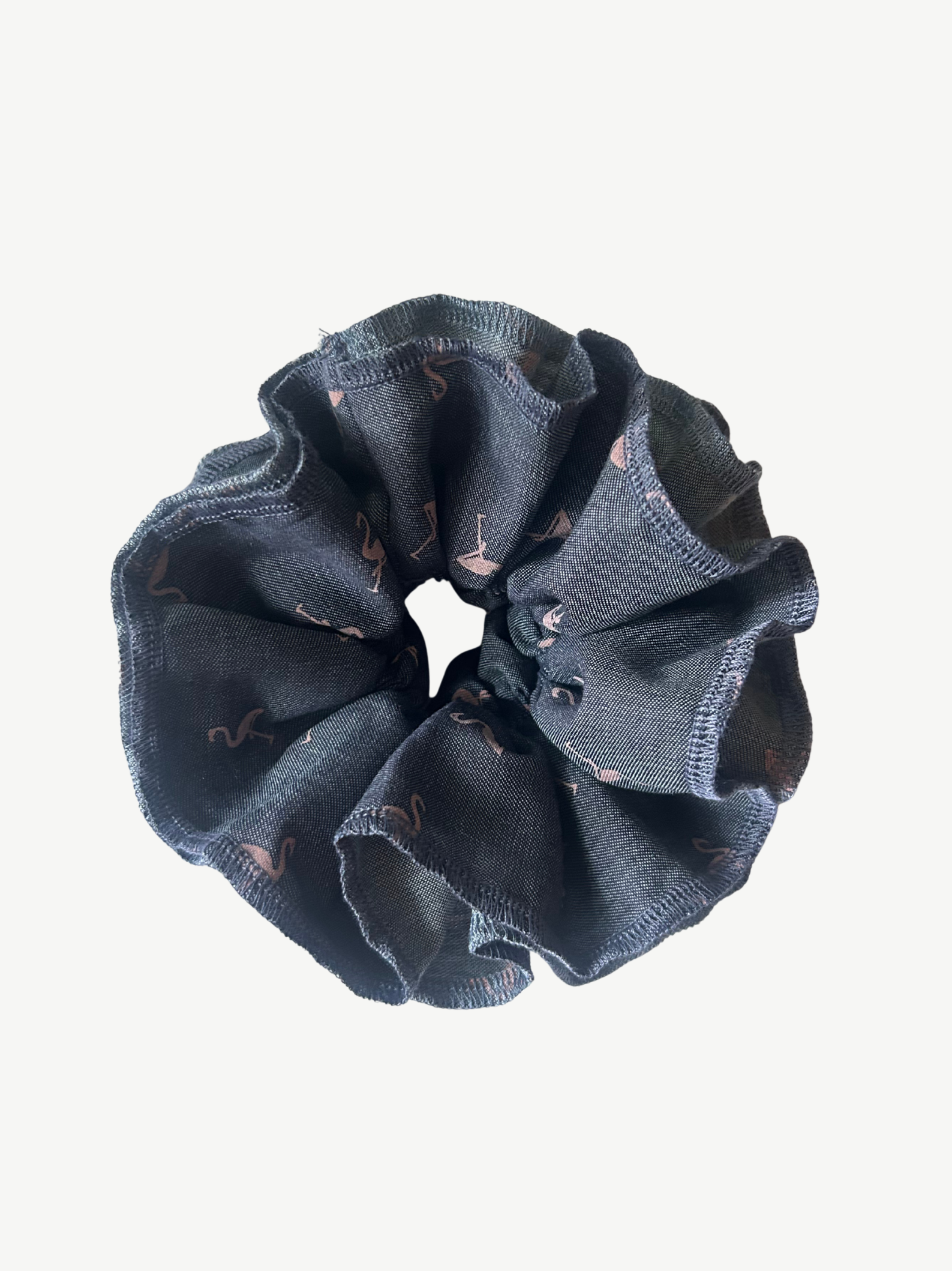 hair scrunchie in blue denim with pink flamingoes