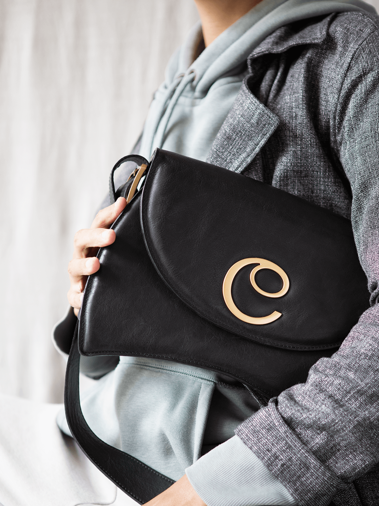 DELILAH LARGE SHOULDER BAG <br> Leather - Black