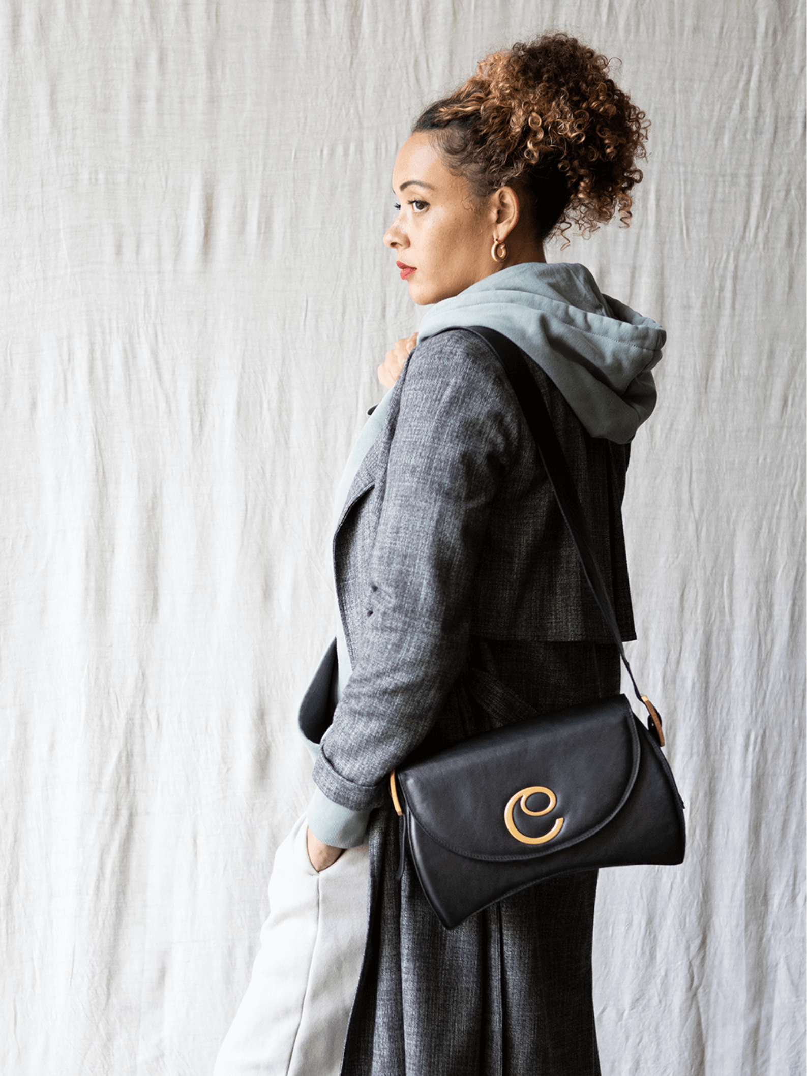 DELILAH LARGE SHOULDER BAG <br> Leather - Black