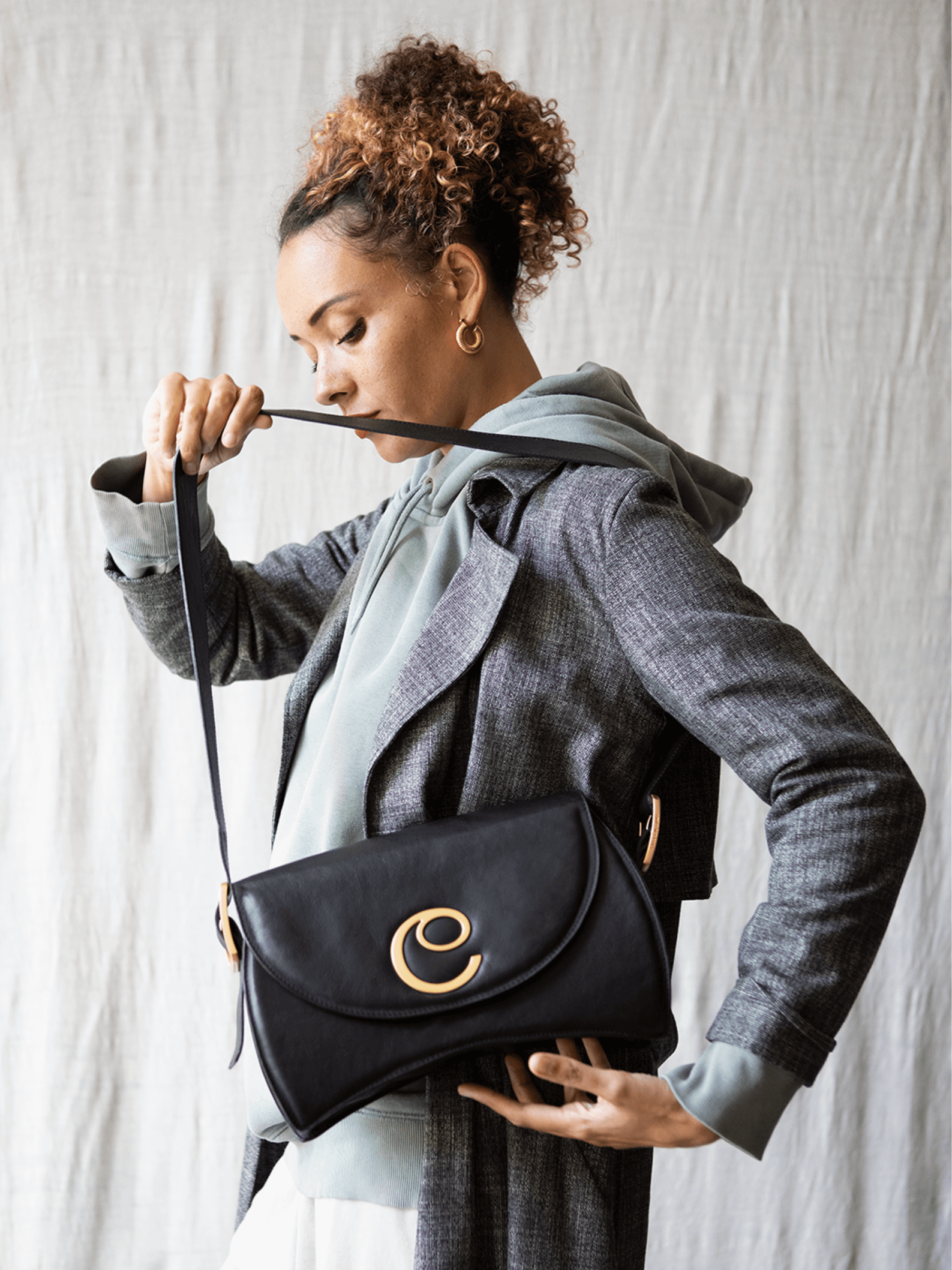 DELILAH LARGE SHOULDER BAG <br> Leather - Black